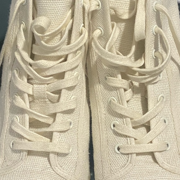 VINCE - Cream canvas high top sneakers w/ duster- SZ 8 - Picture 9 of 13